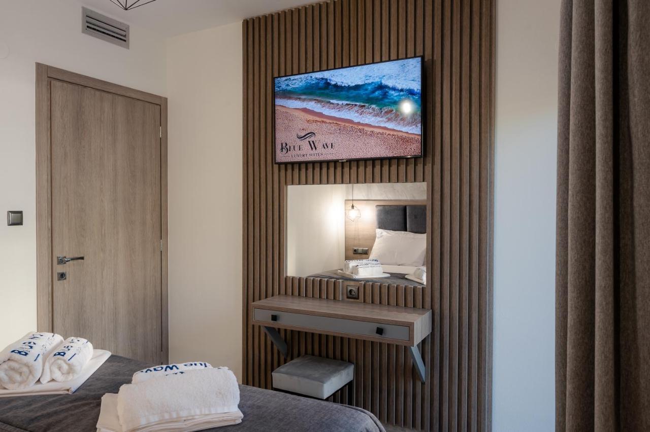 Blue Wave Luxury Apartahotel Nea Iraklitsa